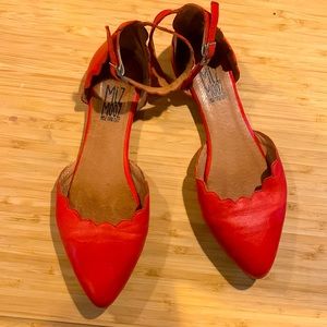 Miz Mooz 7.5/8 (38) Red Ankle Strap Scalloped Edge Flats